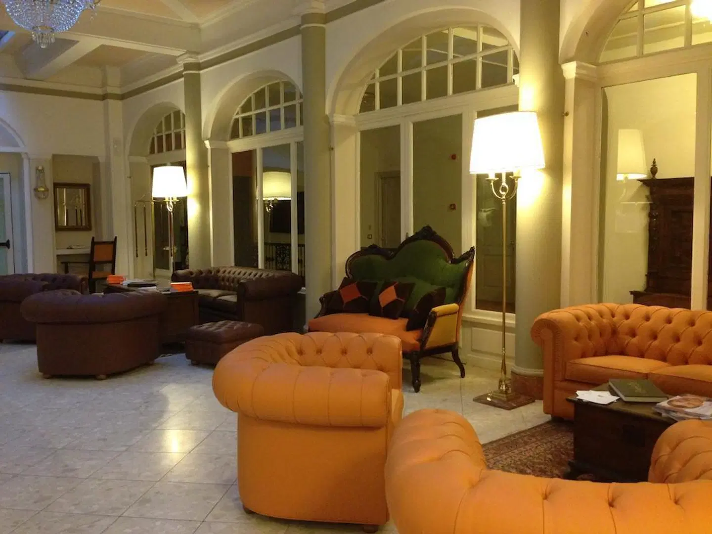 Royal Victoria LOUNGE_LOBBY