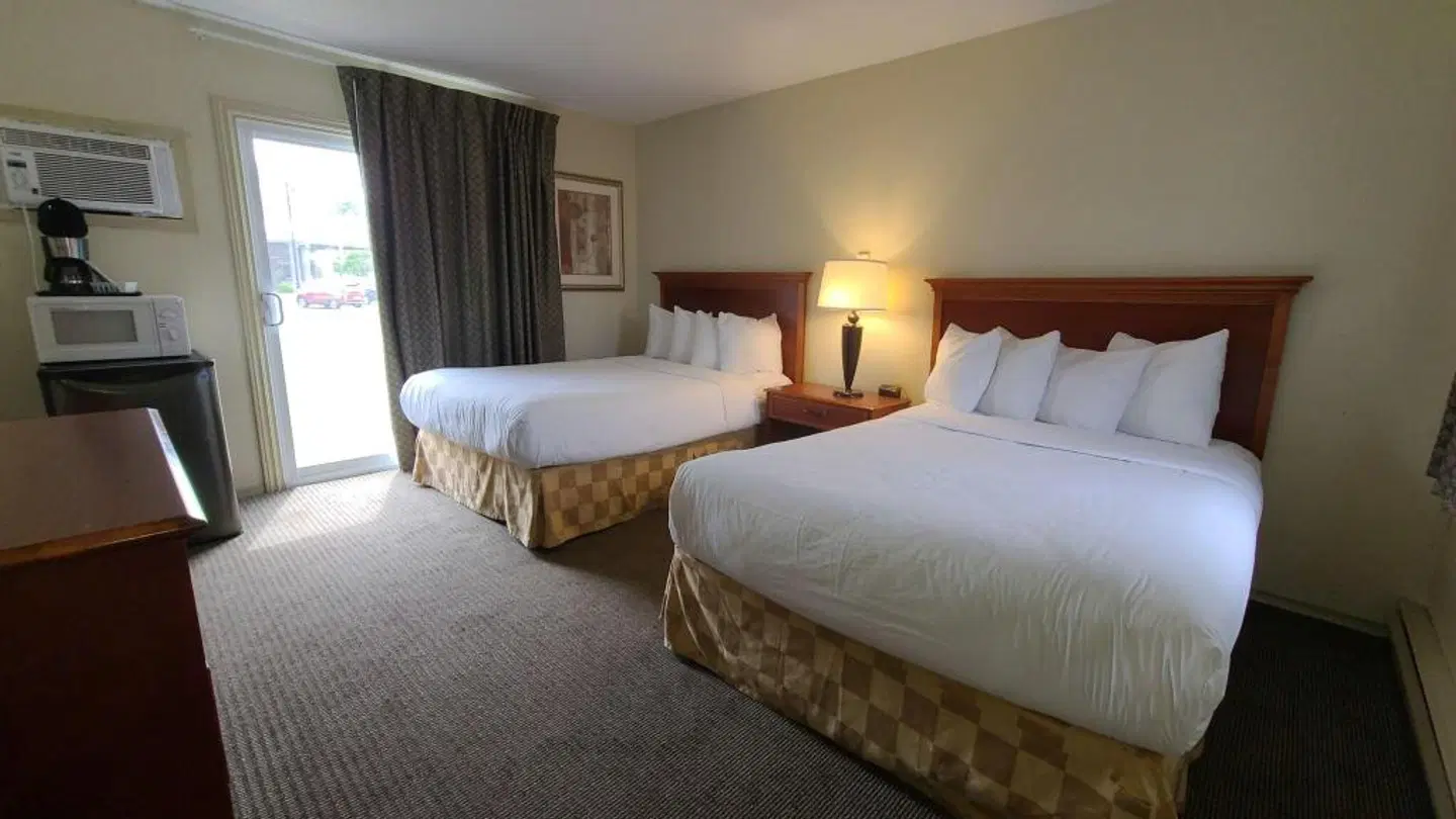Travelodge Gananoque ROOM_EXAMPLE