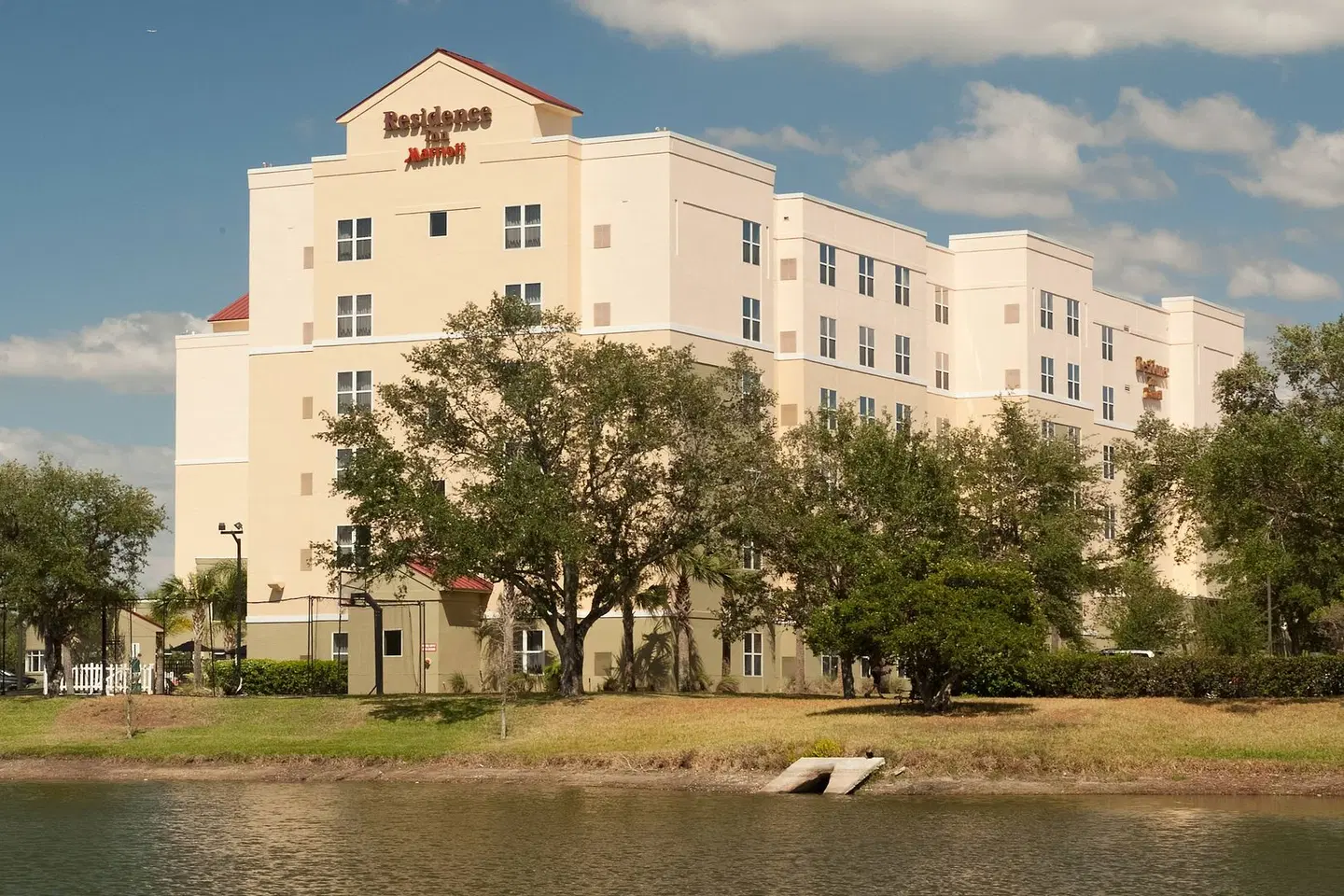 Residence Inn by Marriott Orlando Airport EXTERIOR