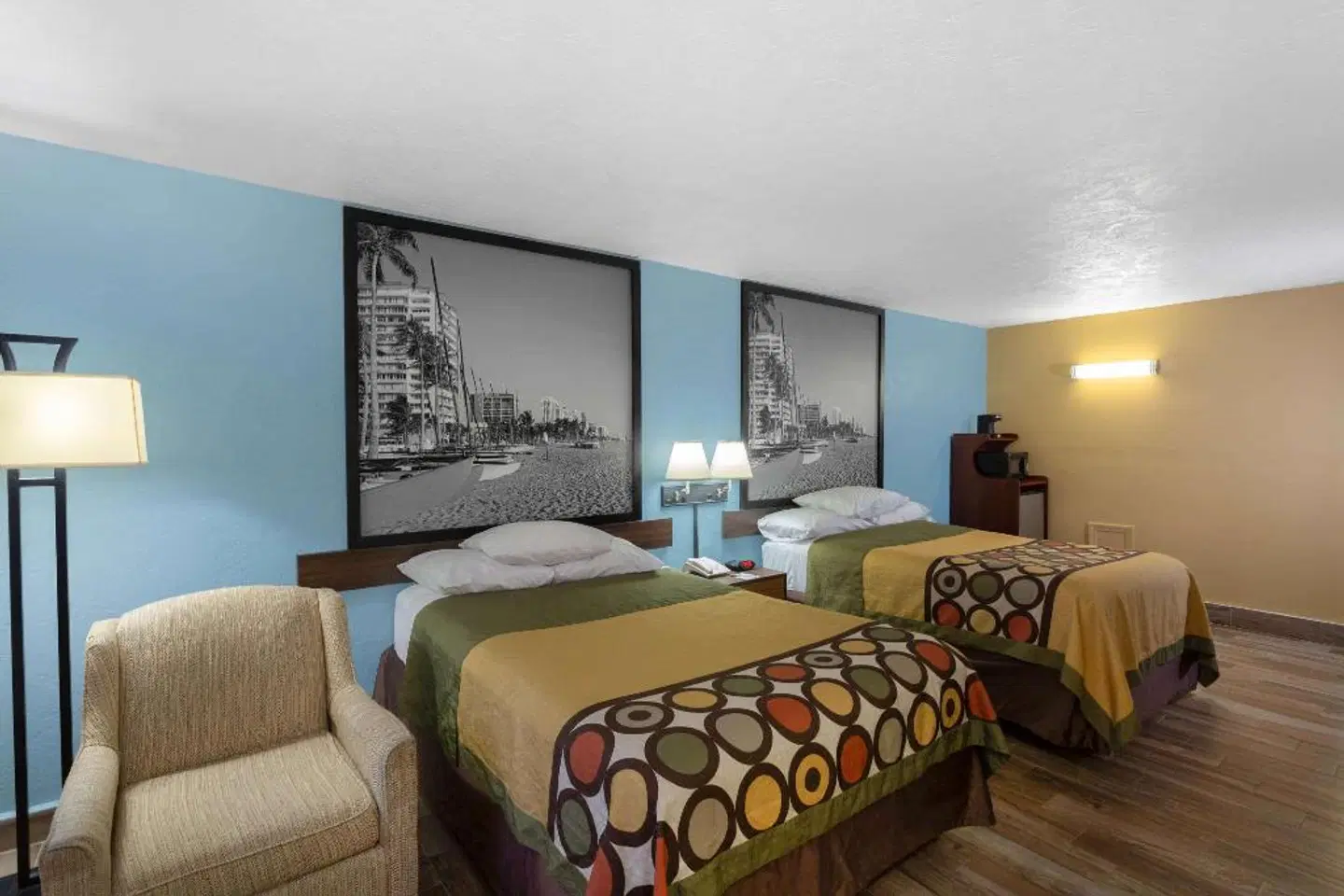 Super 8 by Wyndham Bradenton Sarasota Area ROOM_EXAMPLE