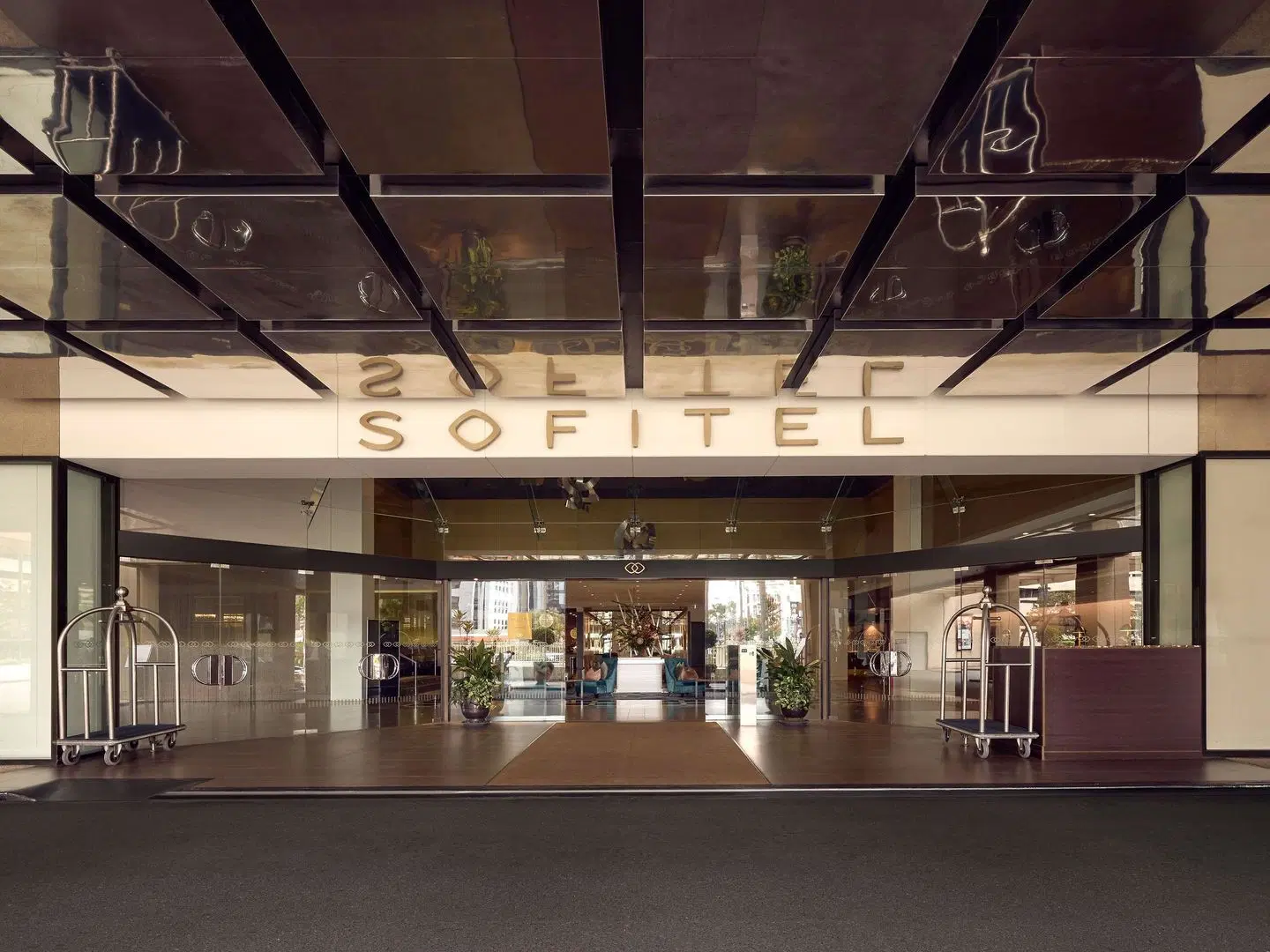 Sofitel Brisbane Central Hotel EXTERIOR