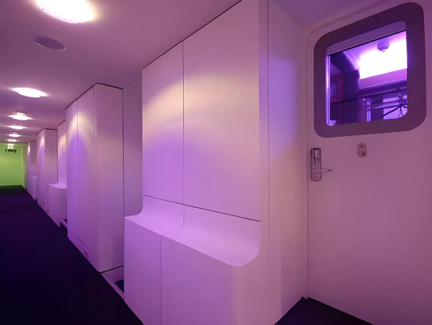 YOTELAIR Amsterdam Schiphol Transit Hotel HEALTH_BEAUTY