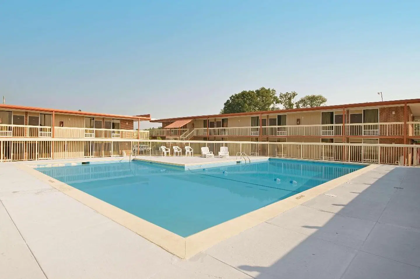 Pullman Madrid Airport & Feria Hotel OUTDOOR_POOL