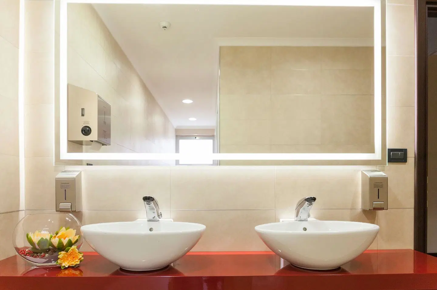 BV President Hotel BATHROOM