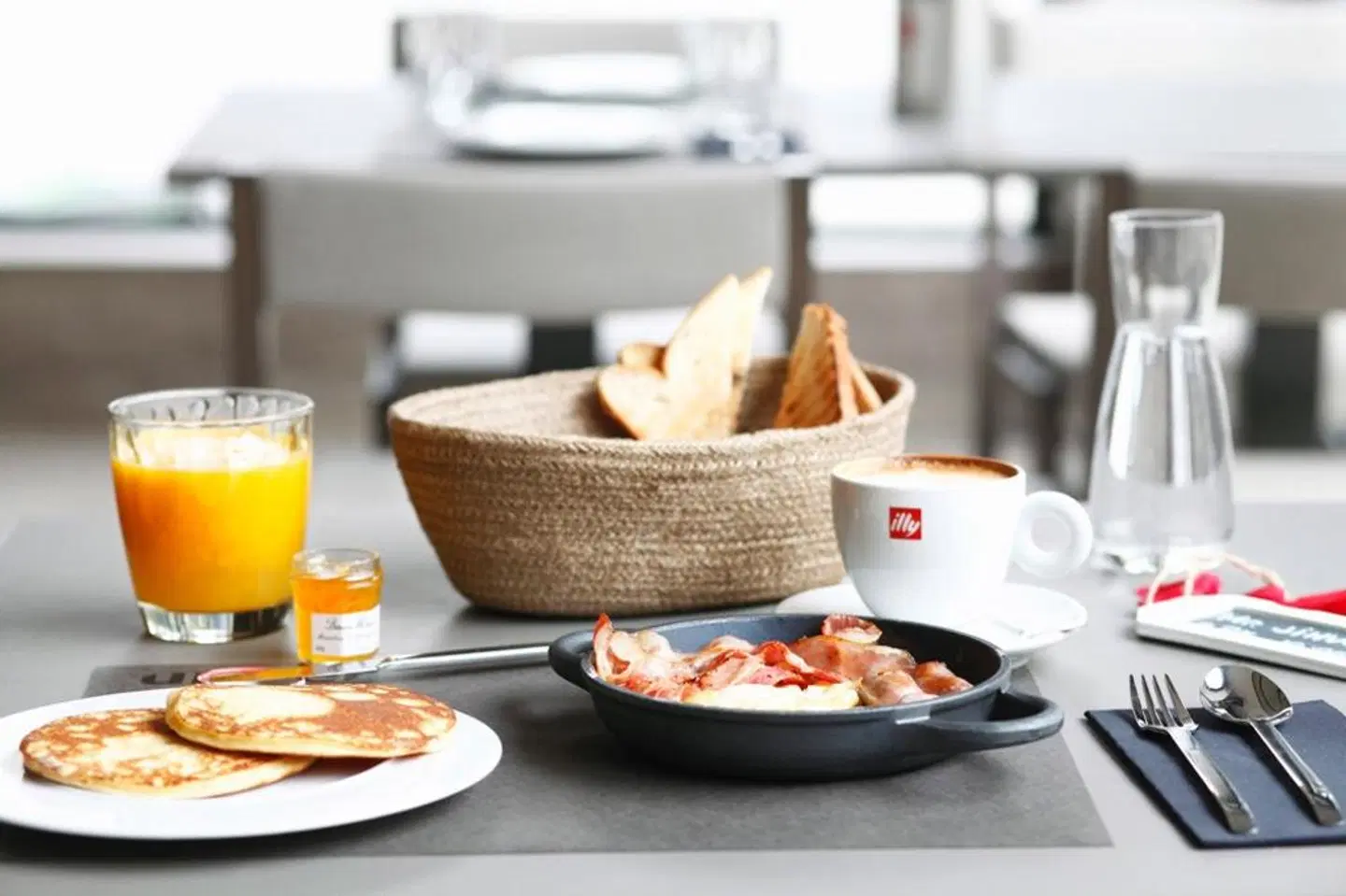 Upper Diagonal Restaurant