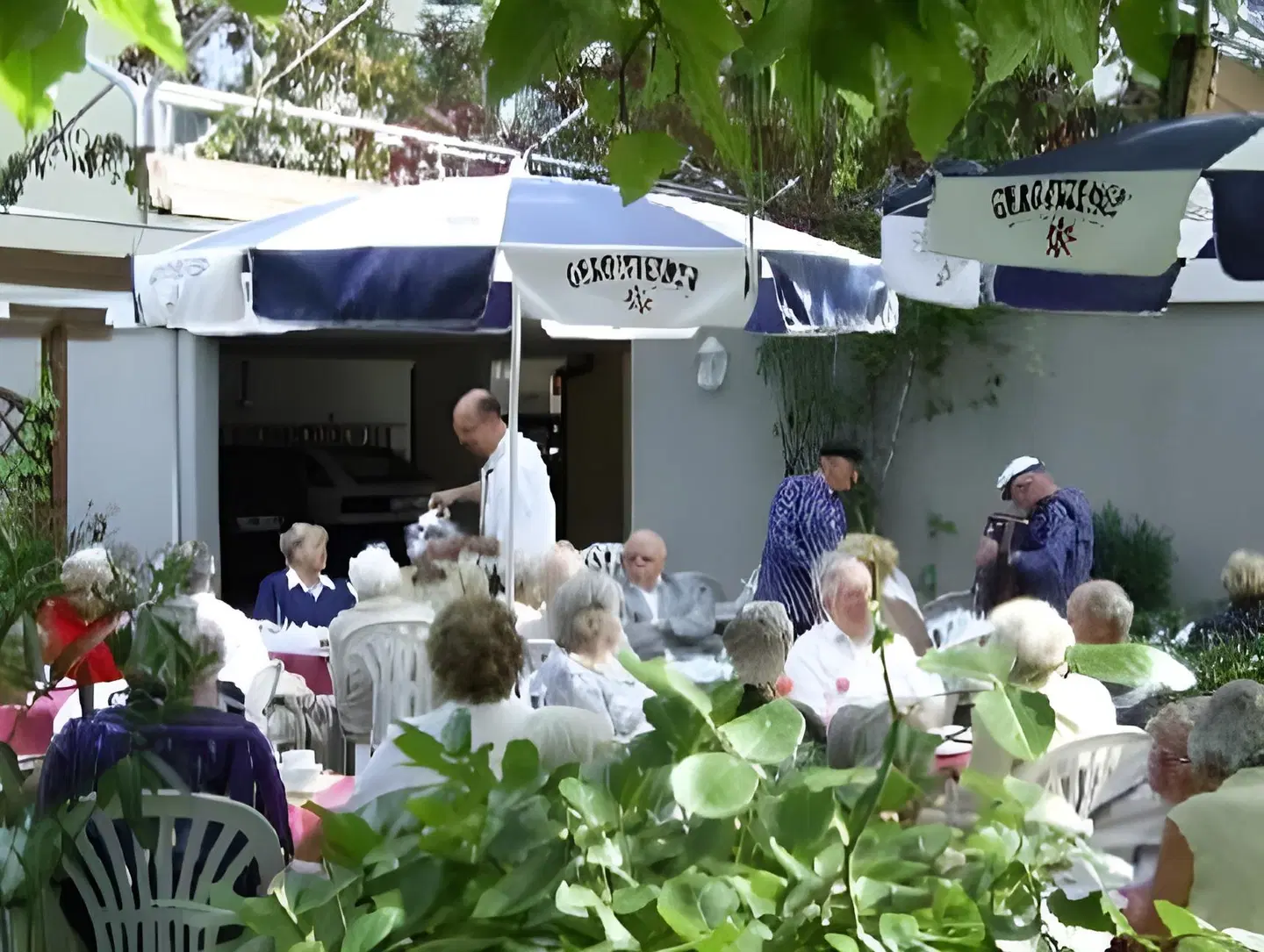 Hotel Garni Schlossgarten GARDEN