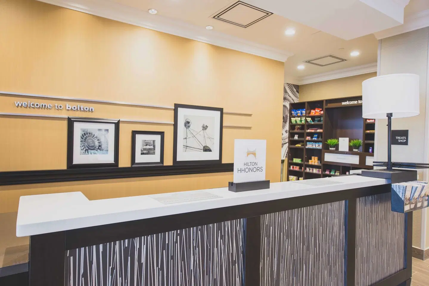 Hampton Inn & Suites by Hilton Bolton Bar