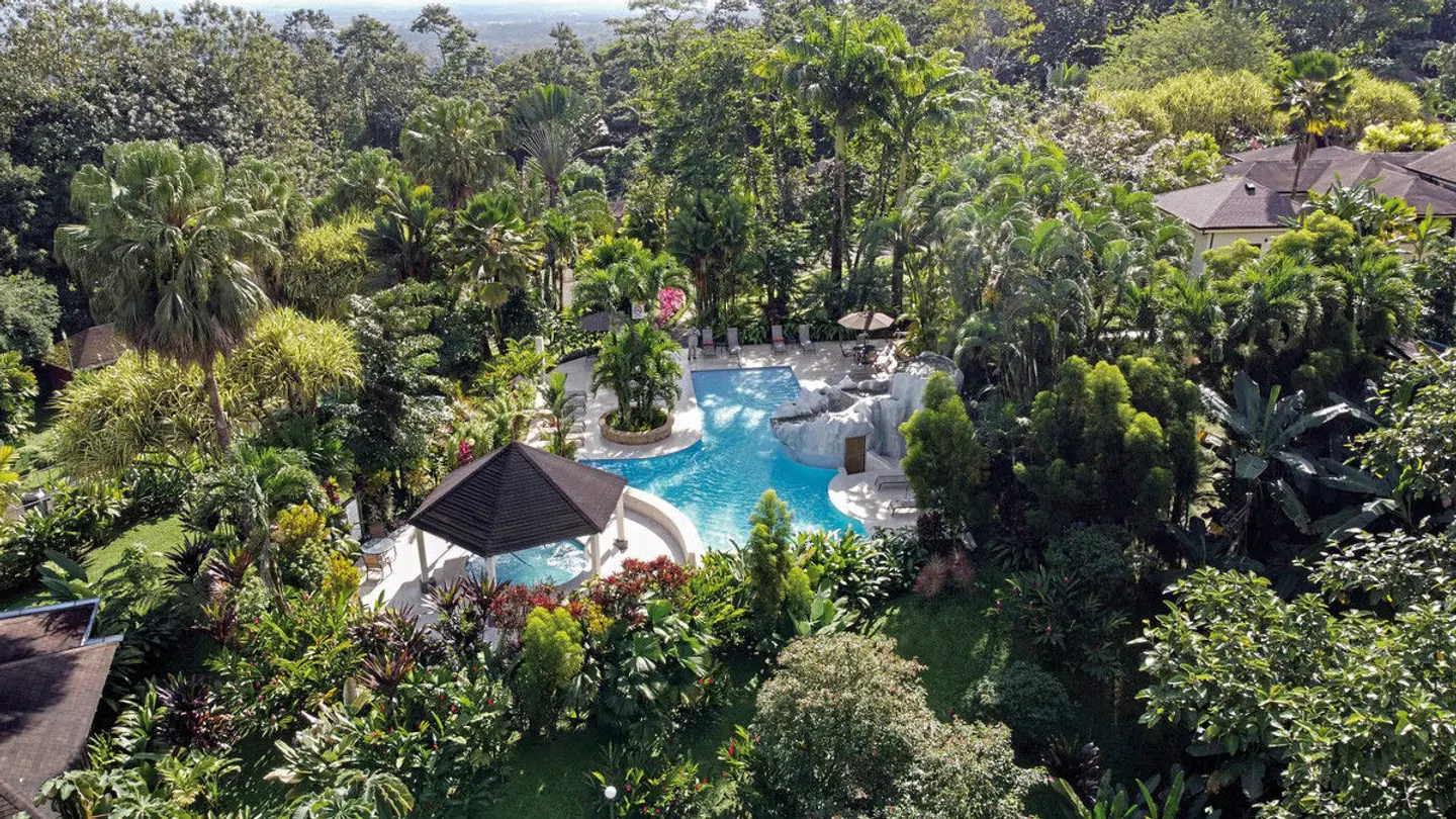 Lomas del Volcan OUTDOOR_POOL