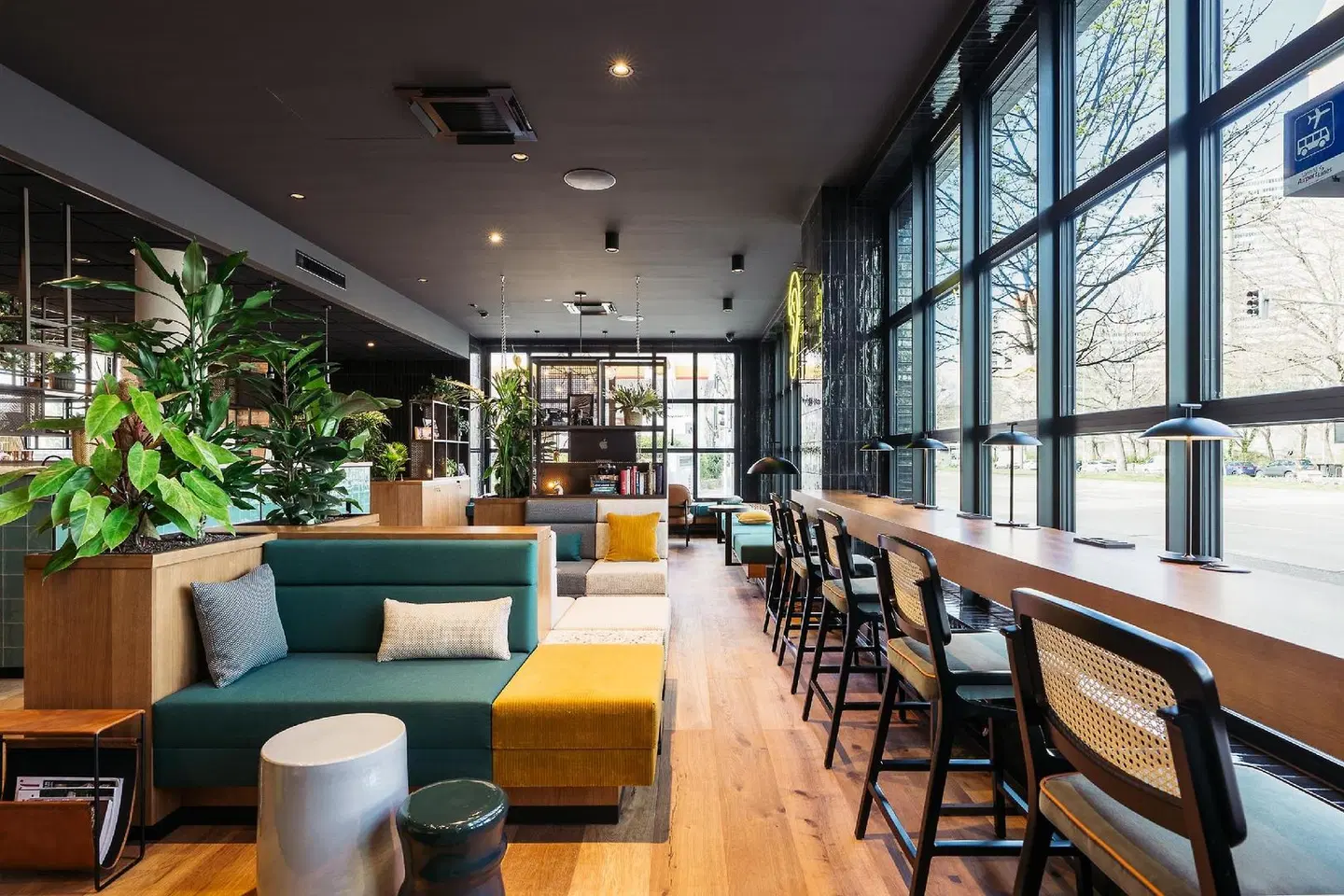 Hotel Schani UNO City Wien Bar