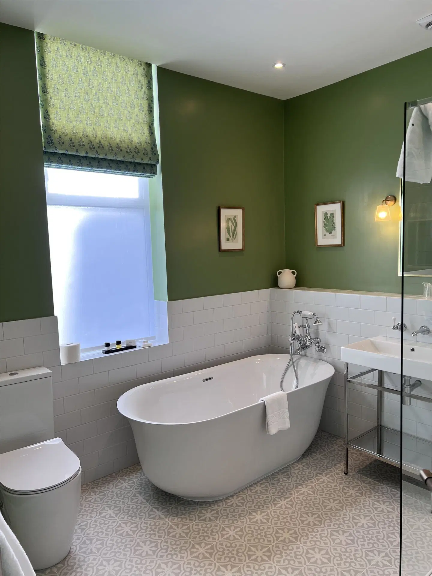 Best Western Plus The Connaught Hotel & Spa BATHROOM