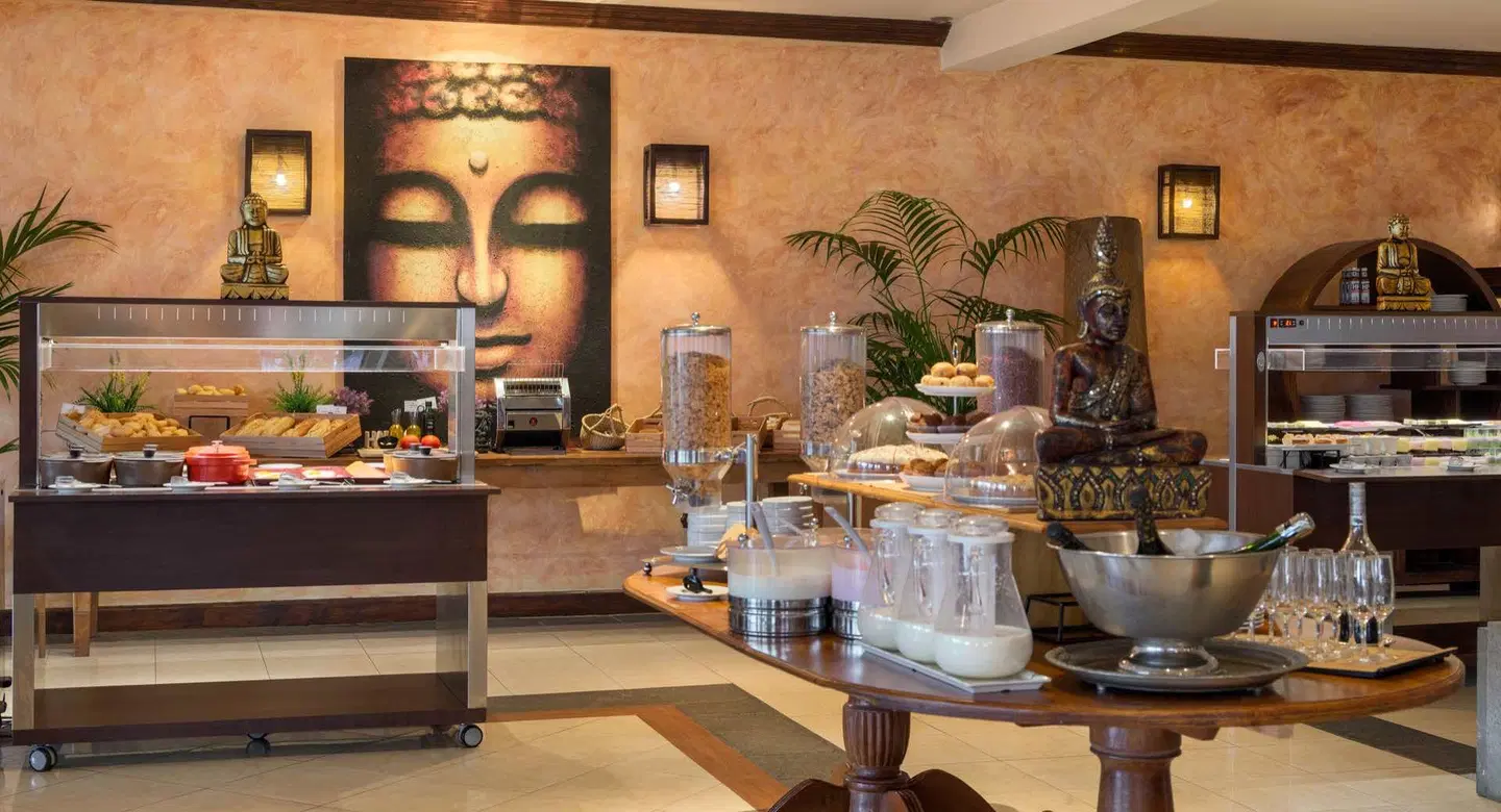 Regency Country Club, Apartments Suites Bar