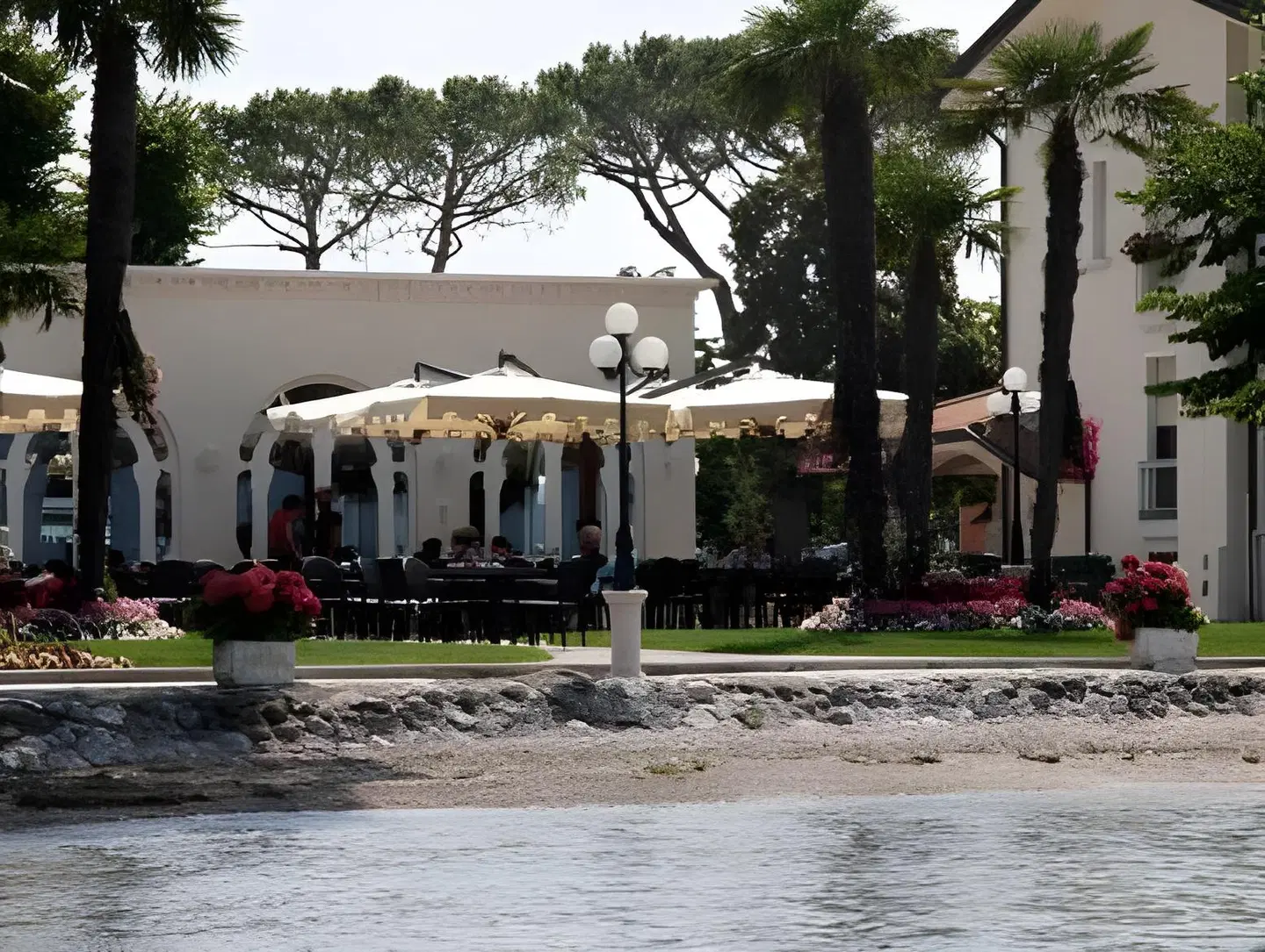 Hotel Lugana Parco Al Lago EXTERIOR