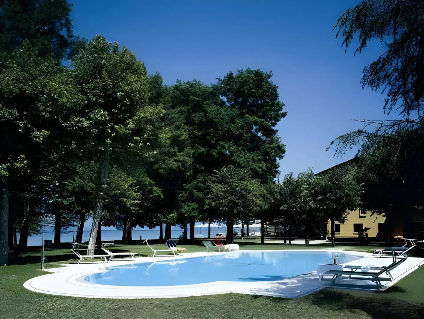 Hotel Lugana Parco Al Lago OUTDOOR_POOL