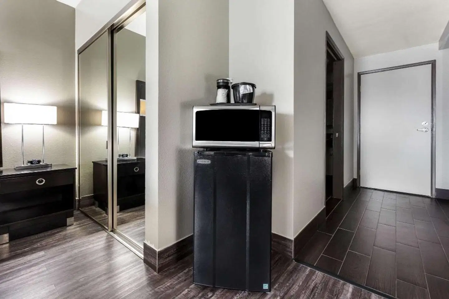 La Quinta Inn & Suites San Diego Mission Bay ROOM_EXAMPLE