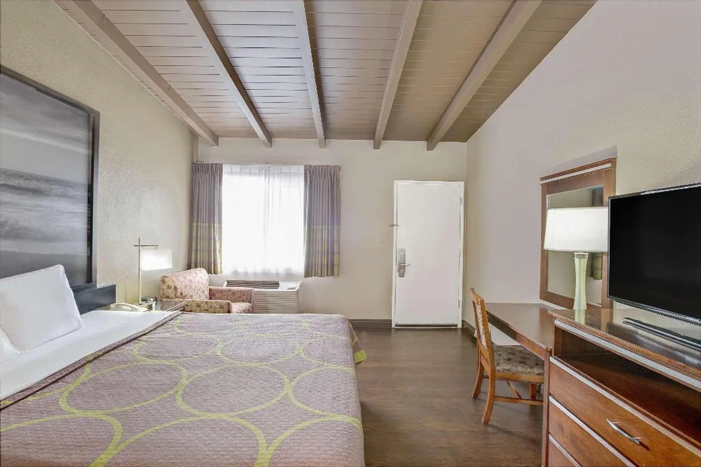 Super 8 by Wyndham Los Angeles-Culver City Area ROOM_EXAMPLE