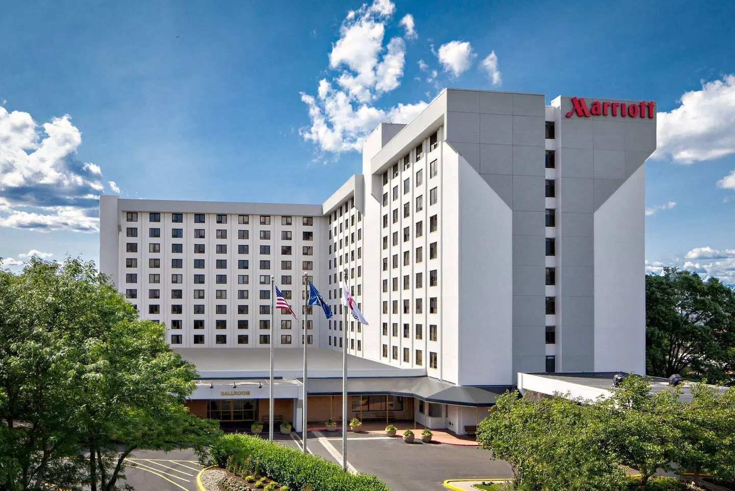New York LaGuardia Airport Marriott EXTERIOR