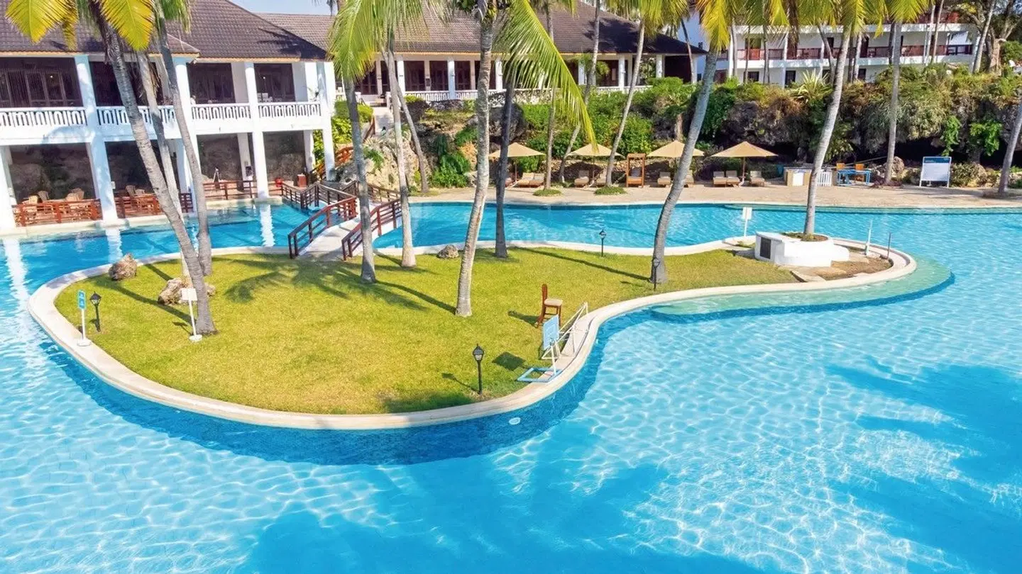 PrideInn Flamingo Beach Resort & Spa, Mombasa OUTDOOR_POOL