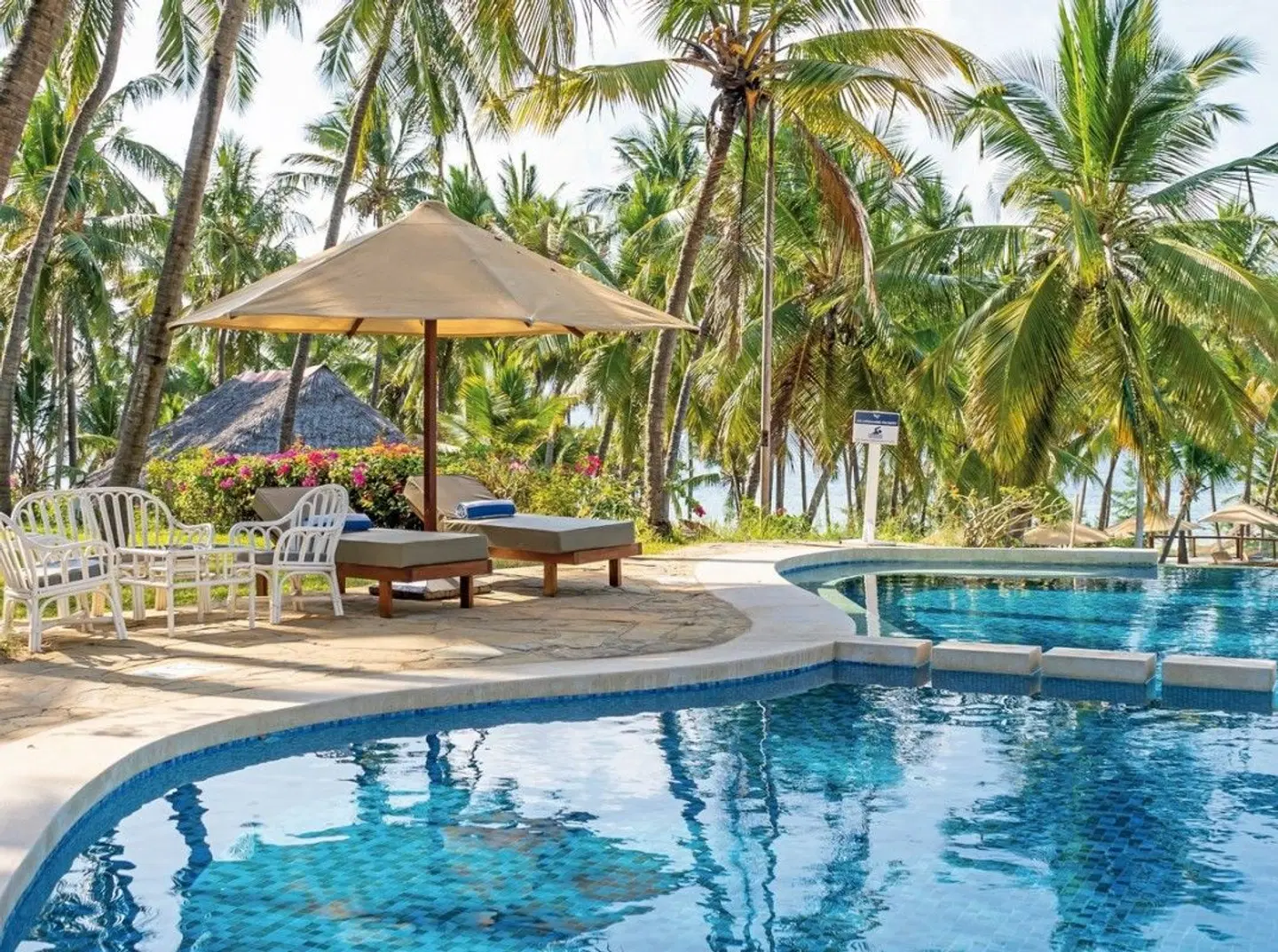 PrideInn Flamingo Beach Resort & Spa, Mombasa OUTDOOR_POOL