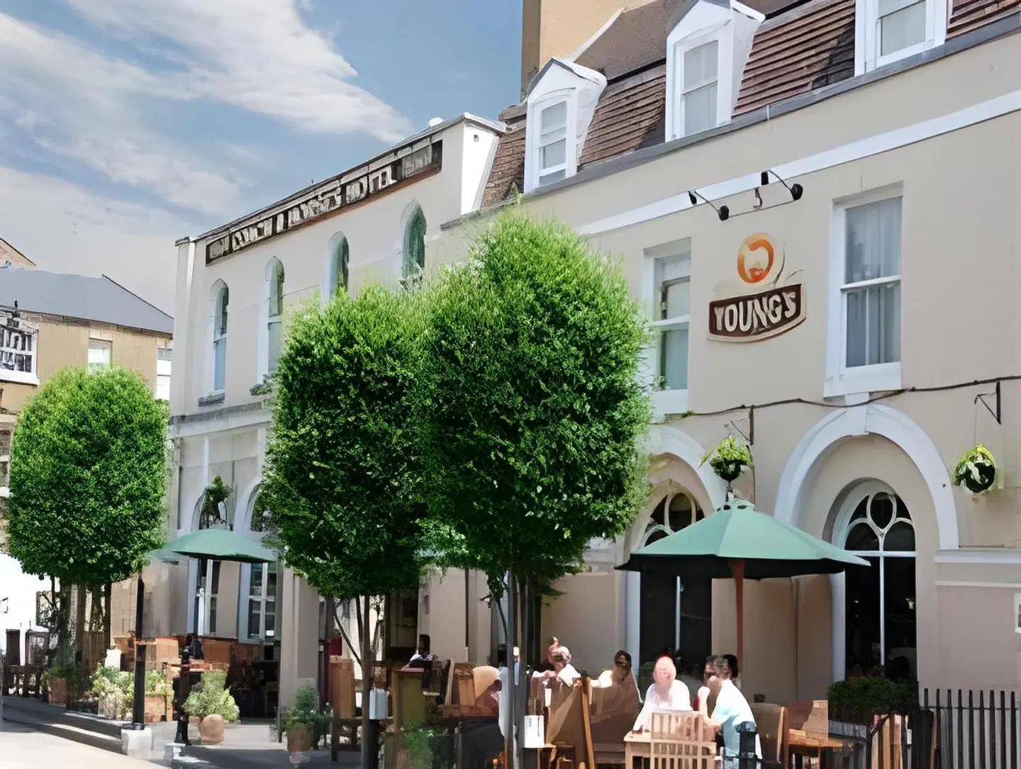 Coach & Horses Hotel EXTERIOR