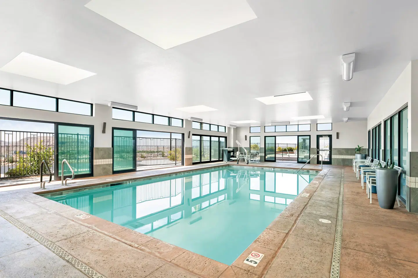 Best Western Plus Settlers Point Hallenbad