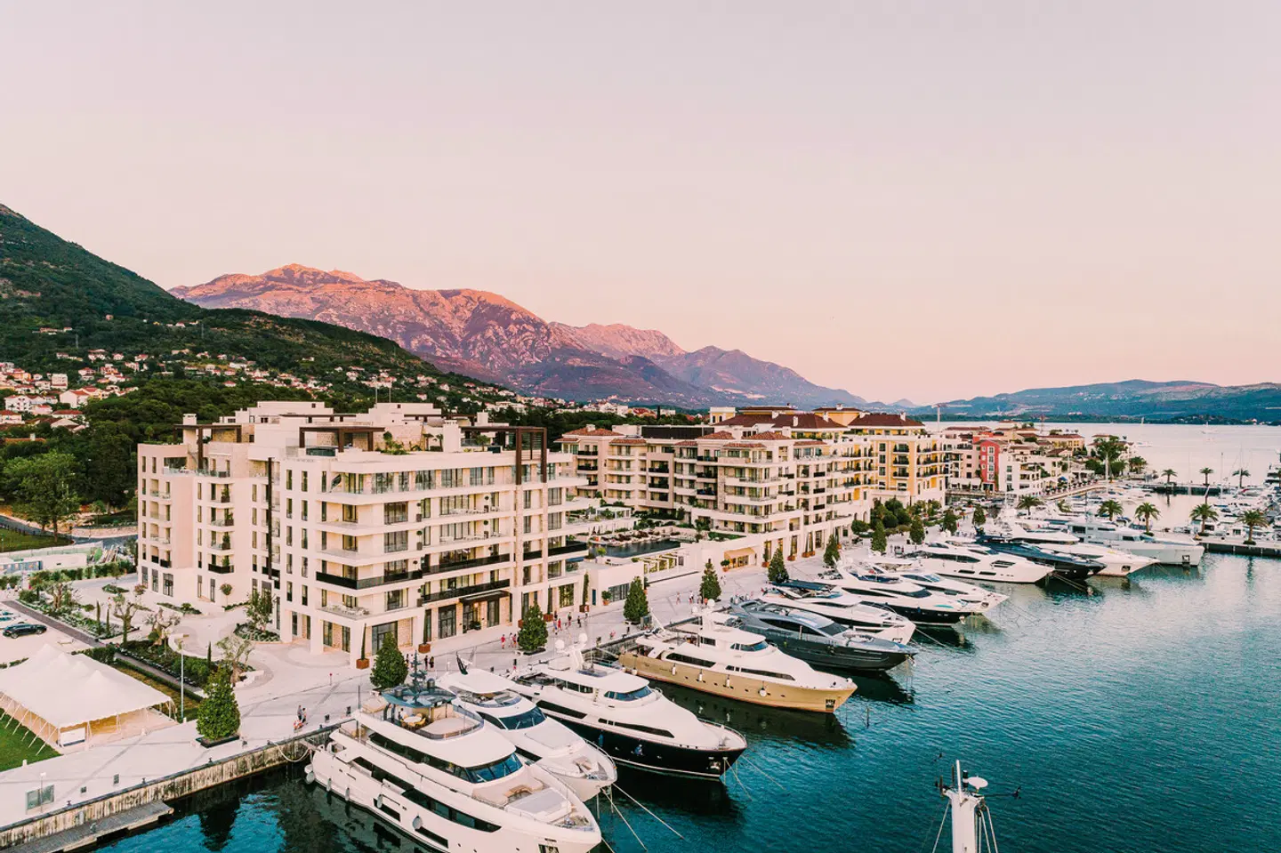 Regent Porto Montenegro Strand