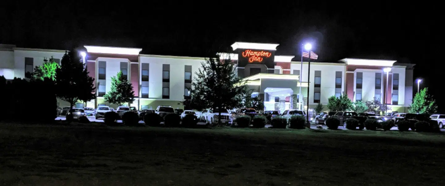 Hampton Inn Bismarck EXTERIOR