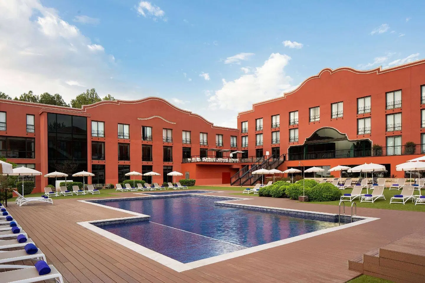 Dolce Barcelona Resort by Wyndham EXTERIOR