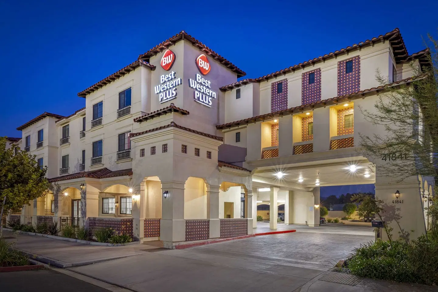 Best Western Plus Temecula Wine Country Hotel & Suites EXTERIOR