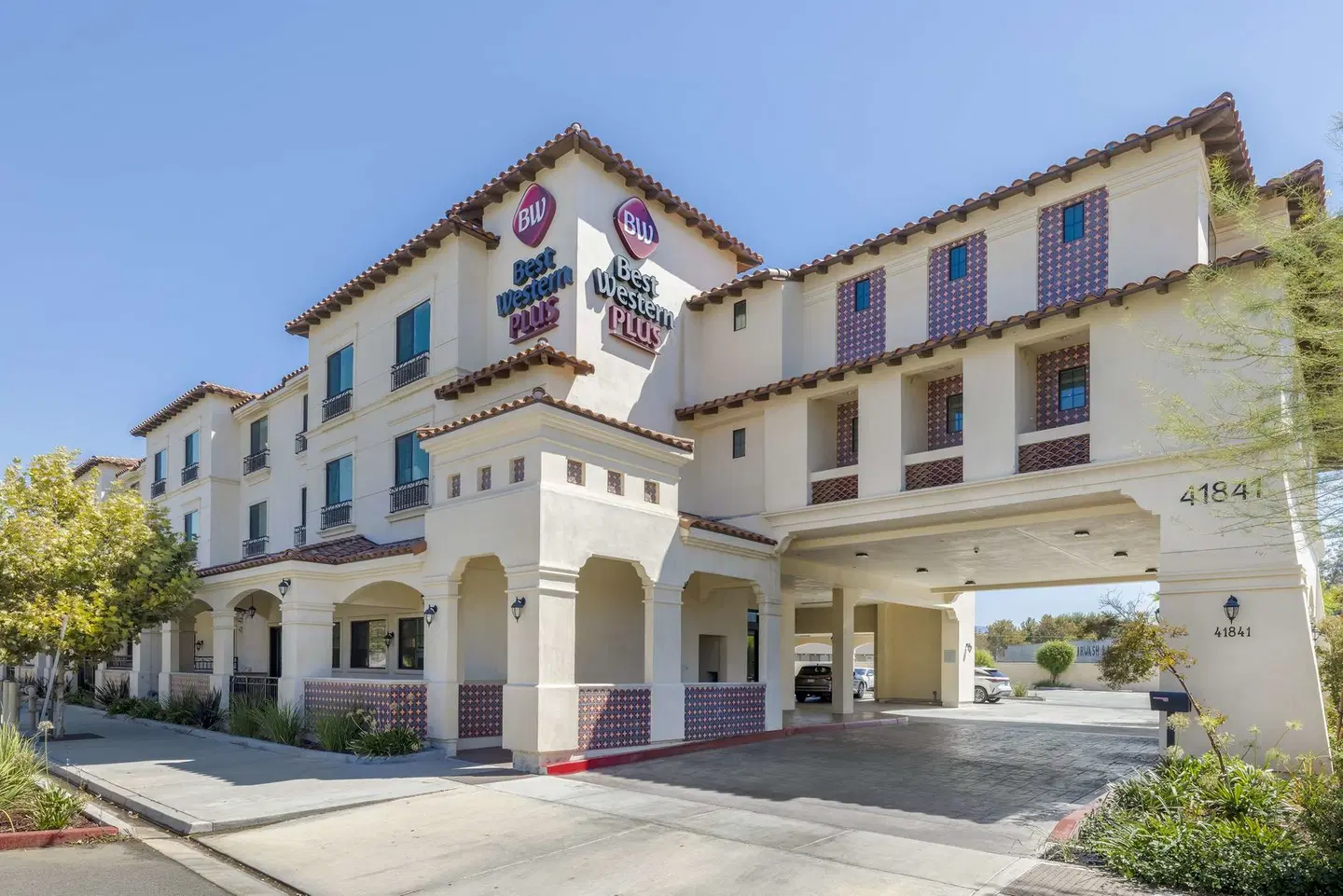 Best Western Plus Temecula Wine Country Hotel & Suites EXTERIOR