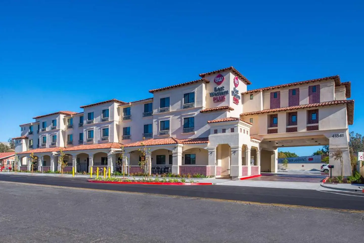 Best Western Plus Temecula Wine Country Hotel & Suites EXTERIOR