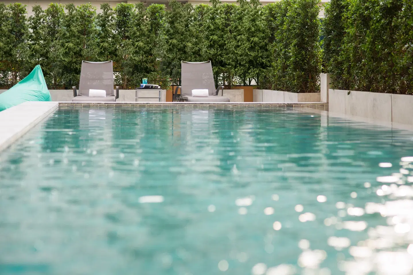 Cross Vibe Bangkok Sukhumvit OUTDOOR_POOL