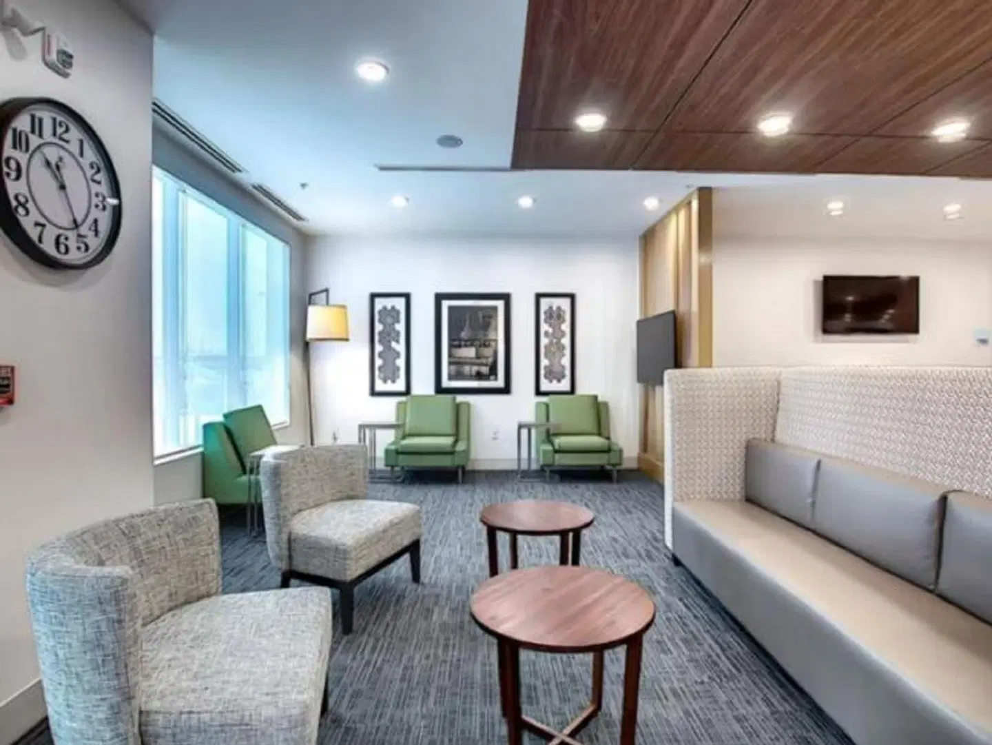 Holiday Inn Express & Suites Calgary Airport Trail NE LOUNGE_LOBBY