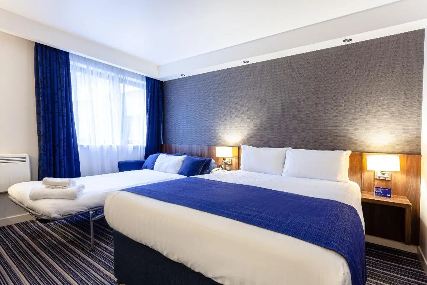 DoubleTree by Hilton Hotel Edinburgh Airport ROOM_EXAMPLE