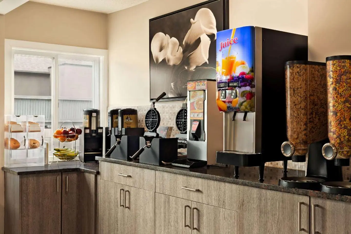 Travelodge by Wyndham Calgary South BAR