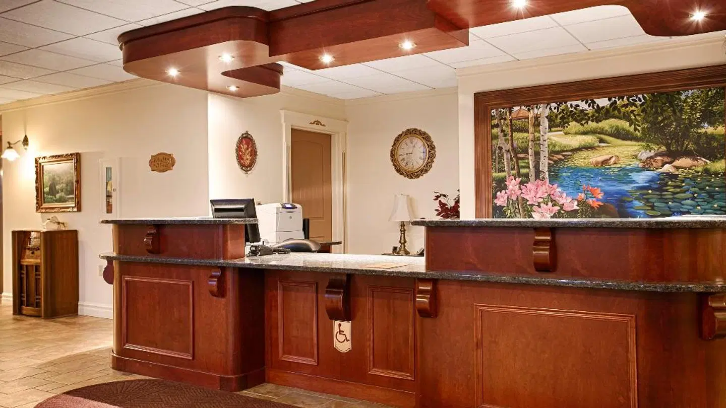 Best Western Plus Edmundston Bar