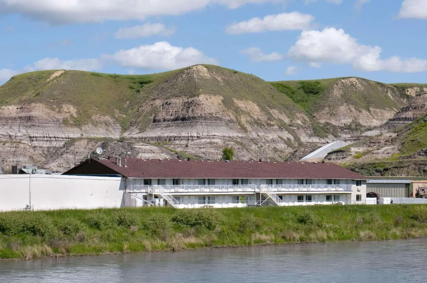 Travelodge Drumheller EXTERIOR