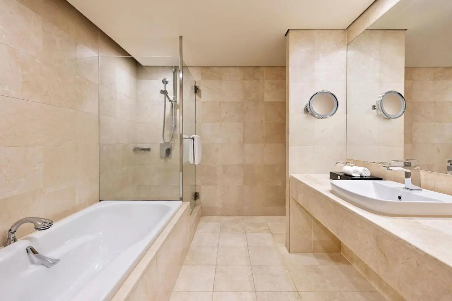 JW Marriott Auckland BATHROOM