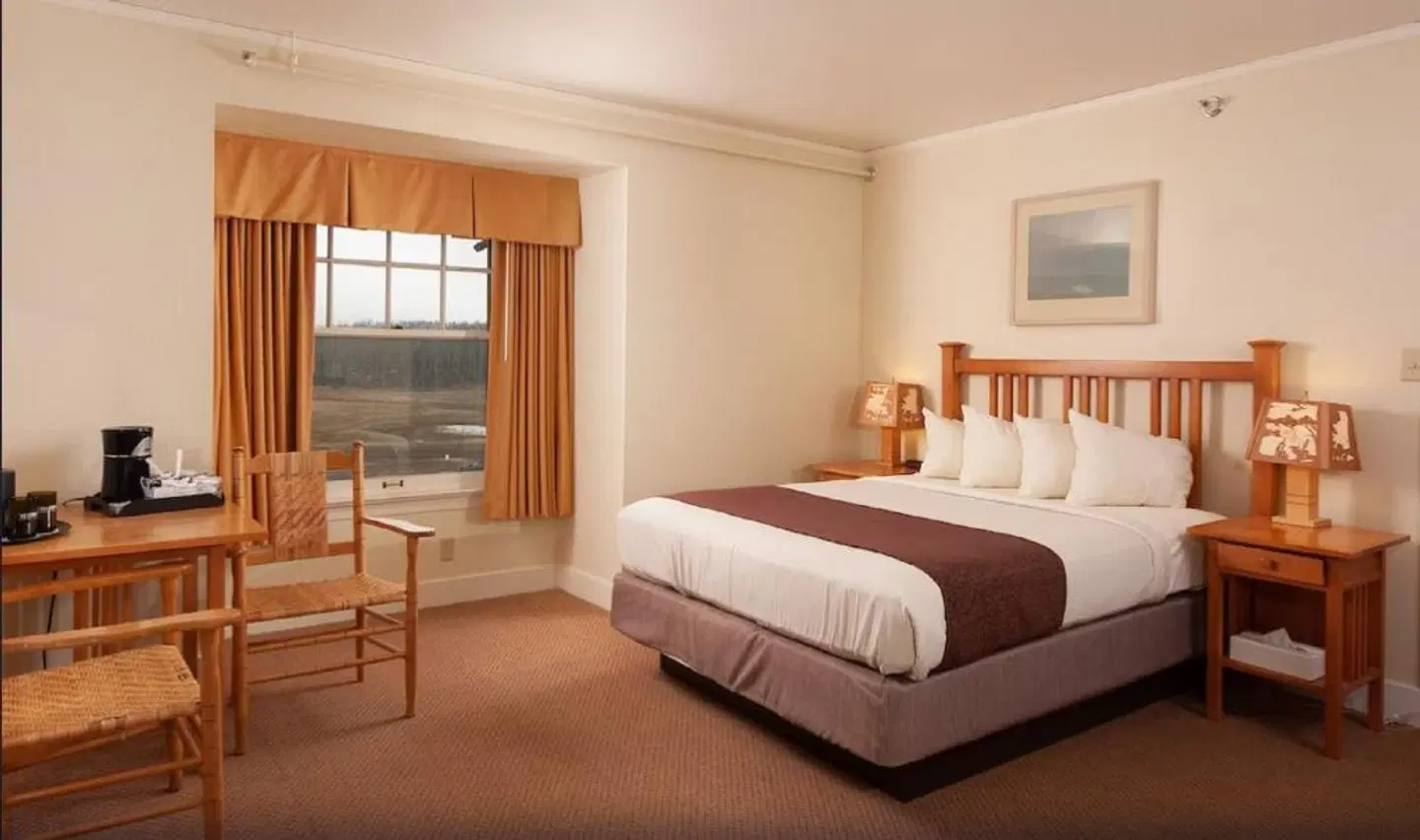 Old Faithful Inn ROOM_EXAMPLE