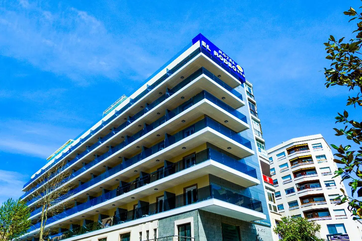 Monarque El Rodeo EXTERIOR