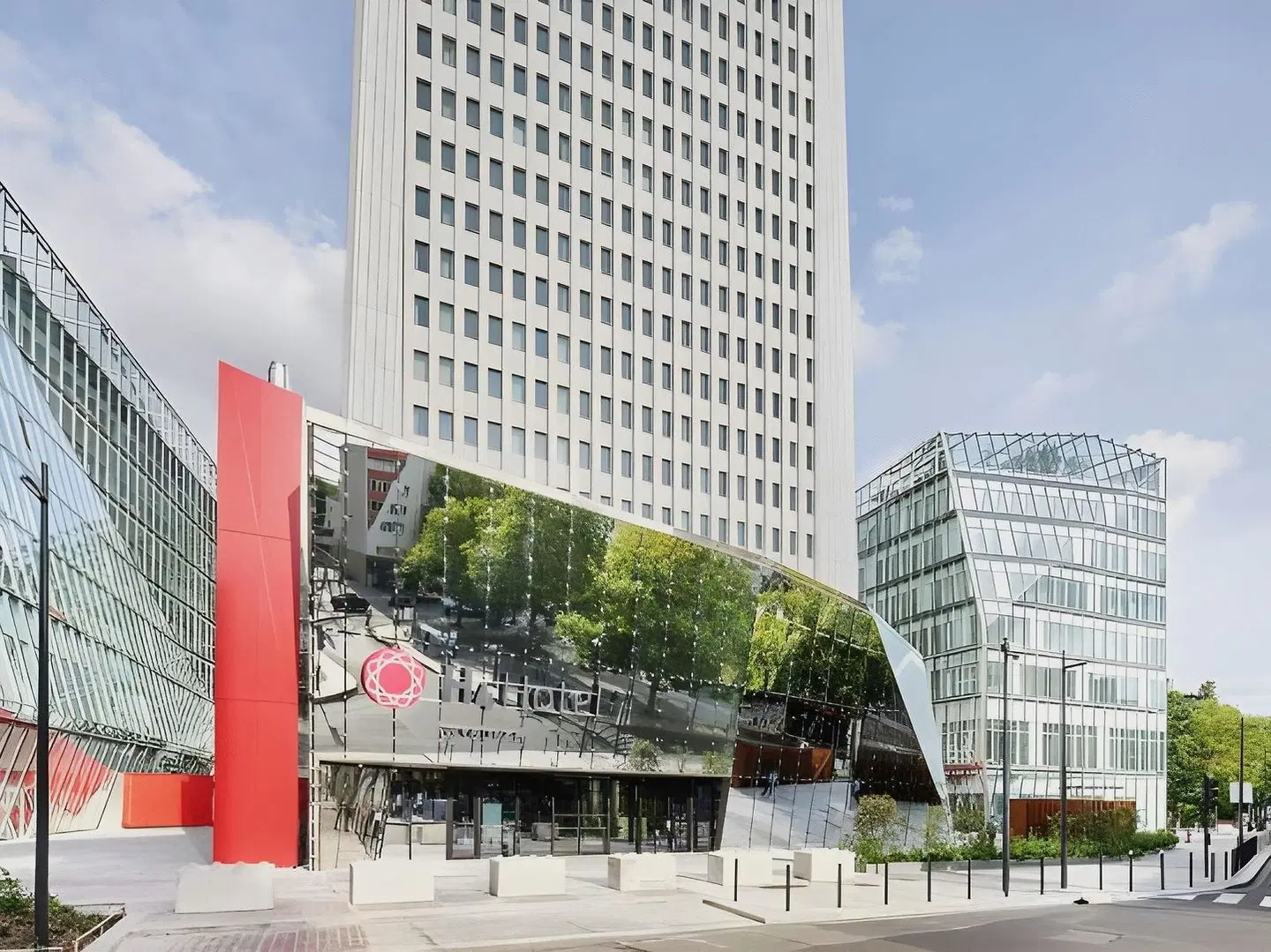 H4 Hotel Wyndham Paris Pleyel Resort EXTERIOR