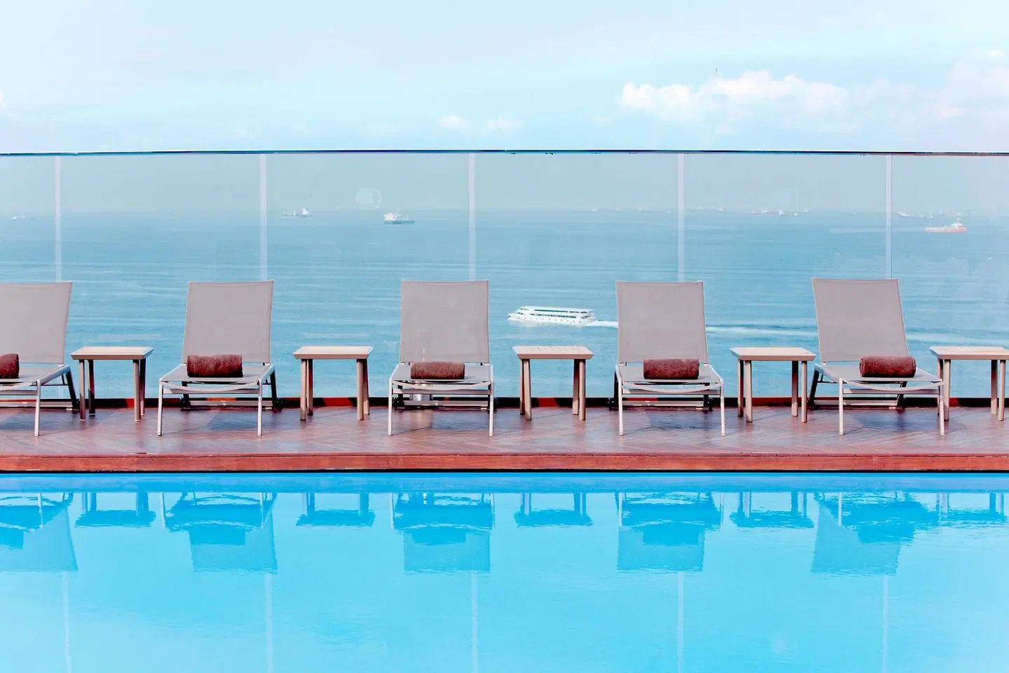 DoubleTree by Hilton Hotel Istanbul - Moda OUTDOOR_POOL