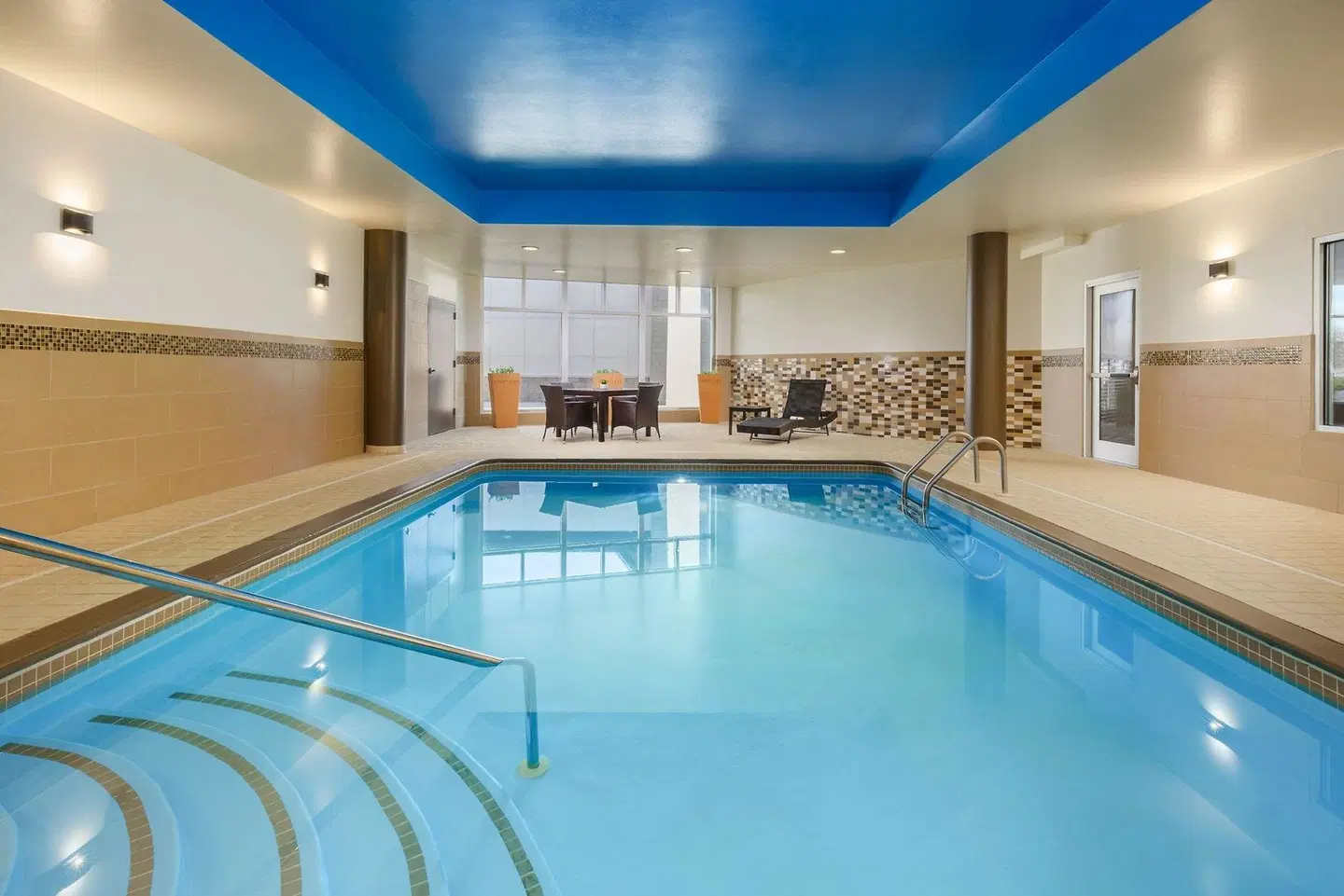 Courtyard by Marriott Keene Downtown INDOOR_POOL