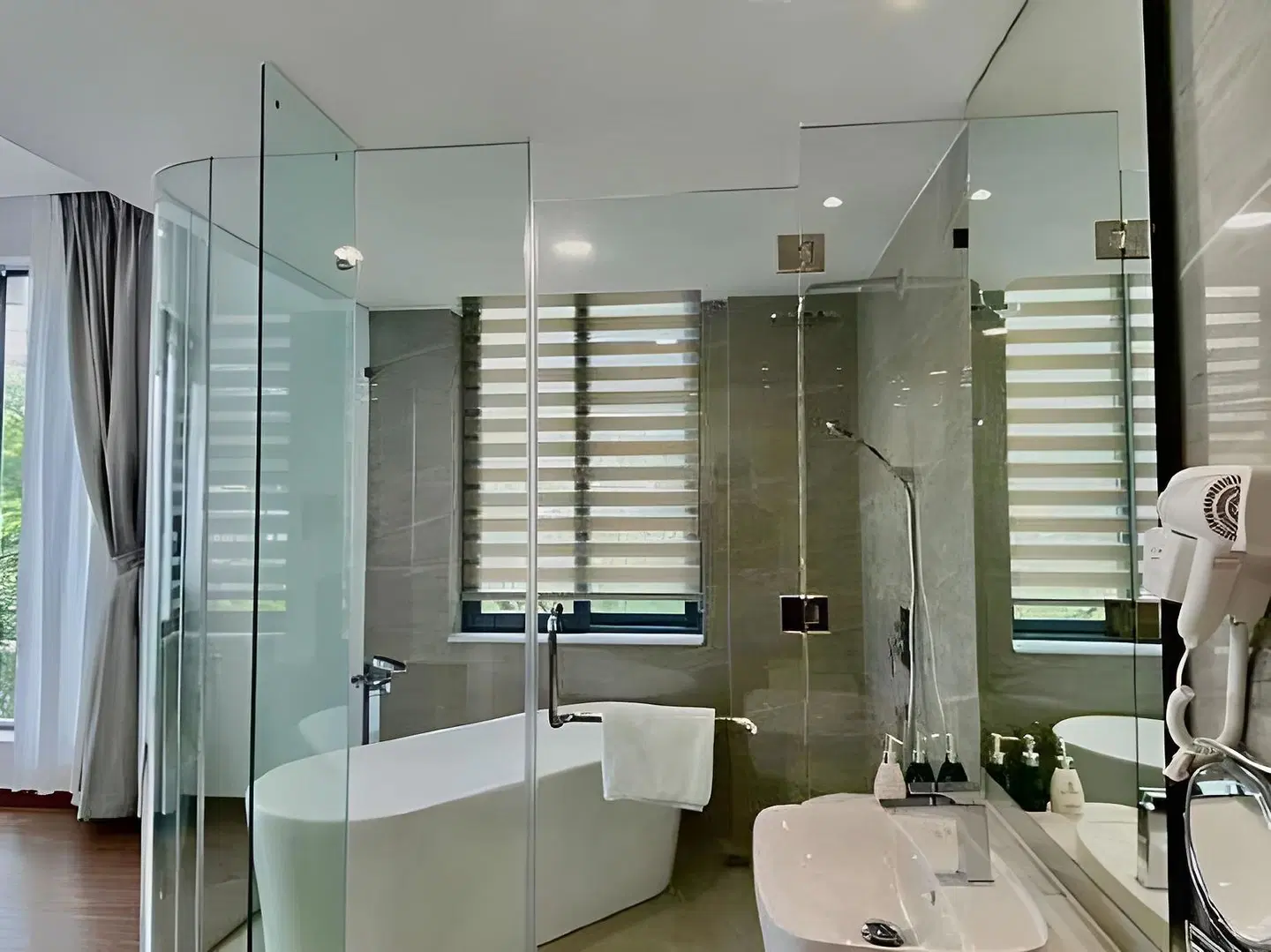 Mansion Park Hotel BATHROOM