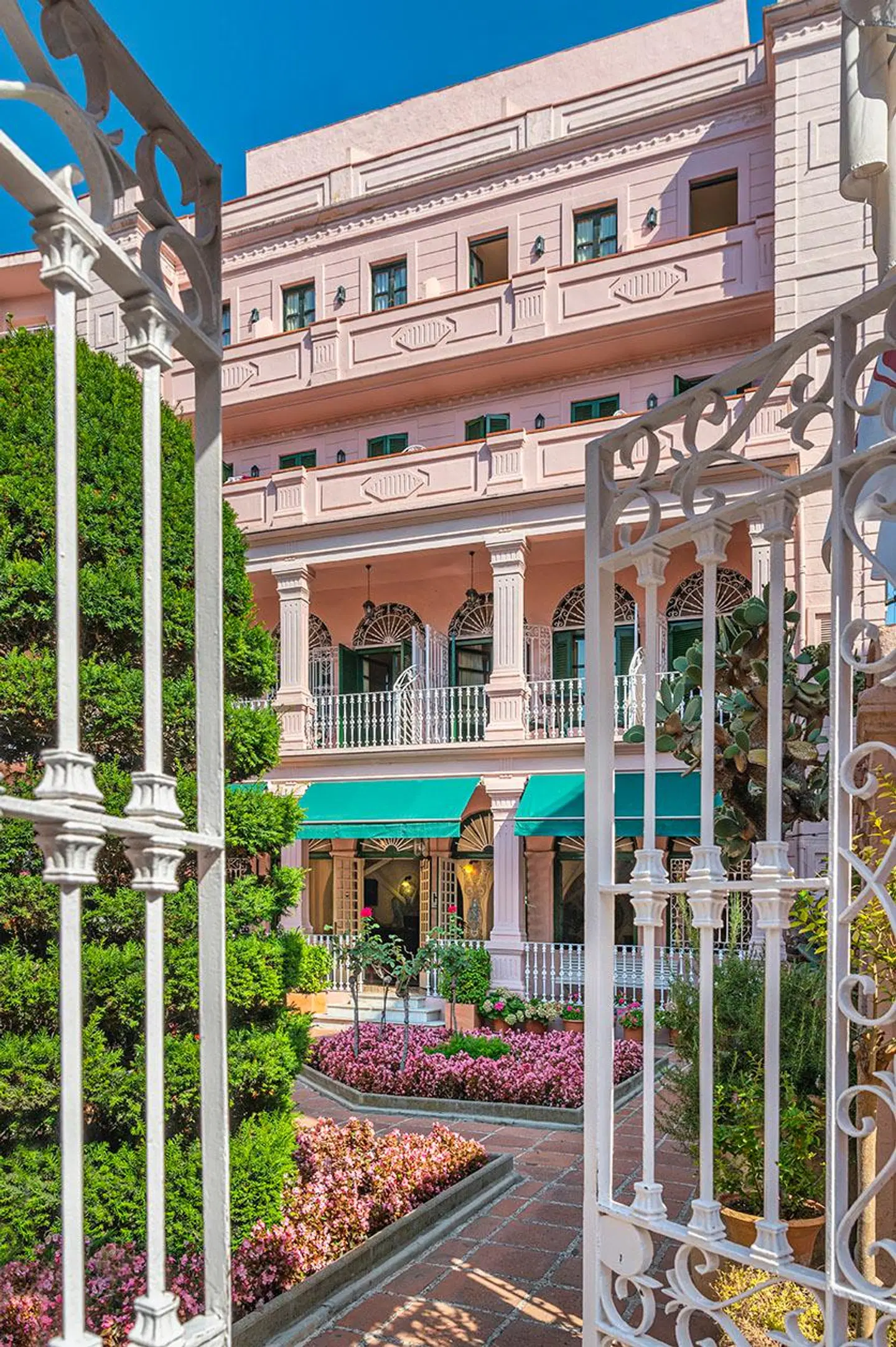 Guitart Rosa EXTERIOR