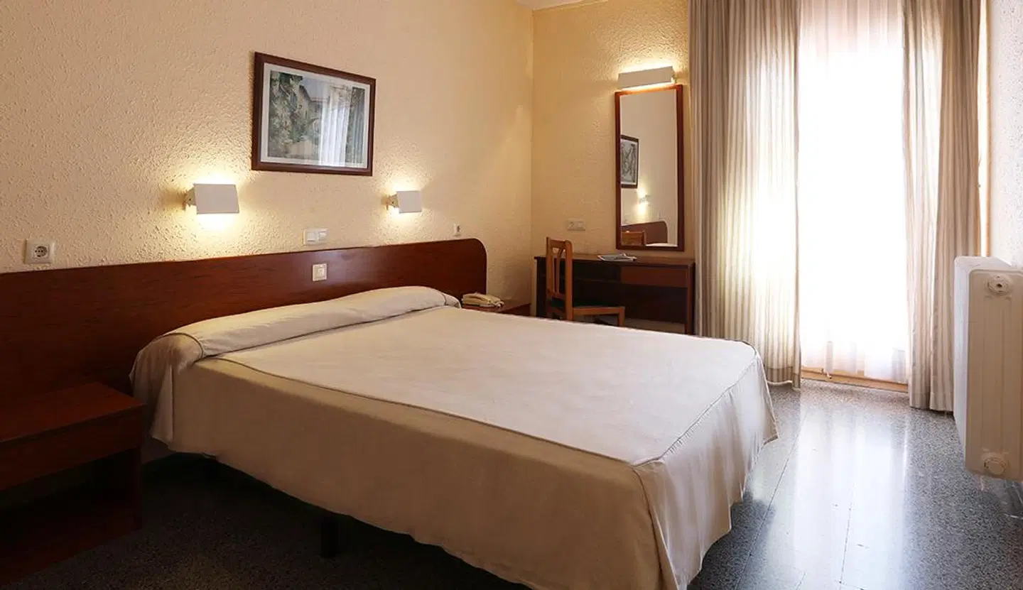 Guitart Rosa ROOM_EXAMPLE