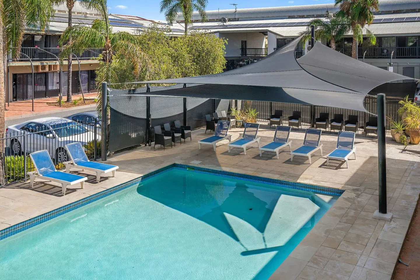 Diplomat Hotel Alice Springs OUTDOOR_POOL