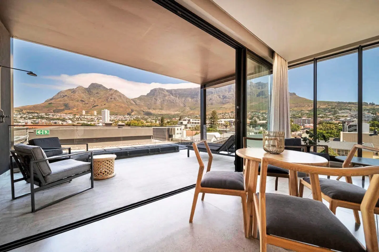 Kloof Street Hotel TERRACE