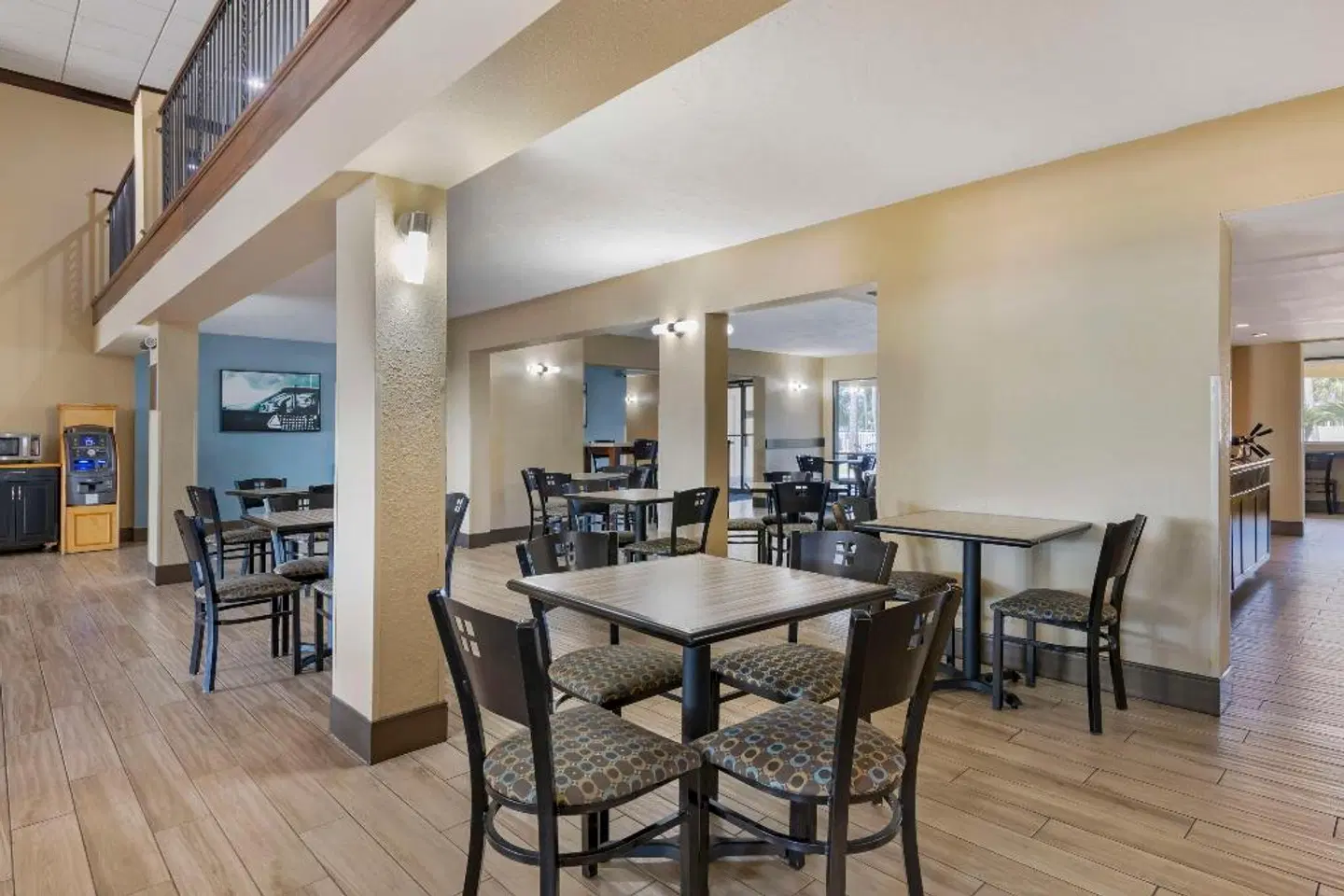 Best Western Plus International Speedway Hotel BAR