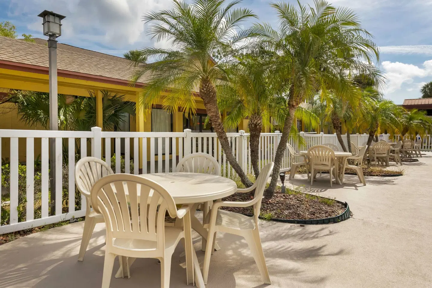 Best Western Plus International Speedway Hotel Terrasse