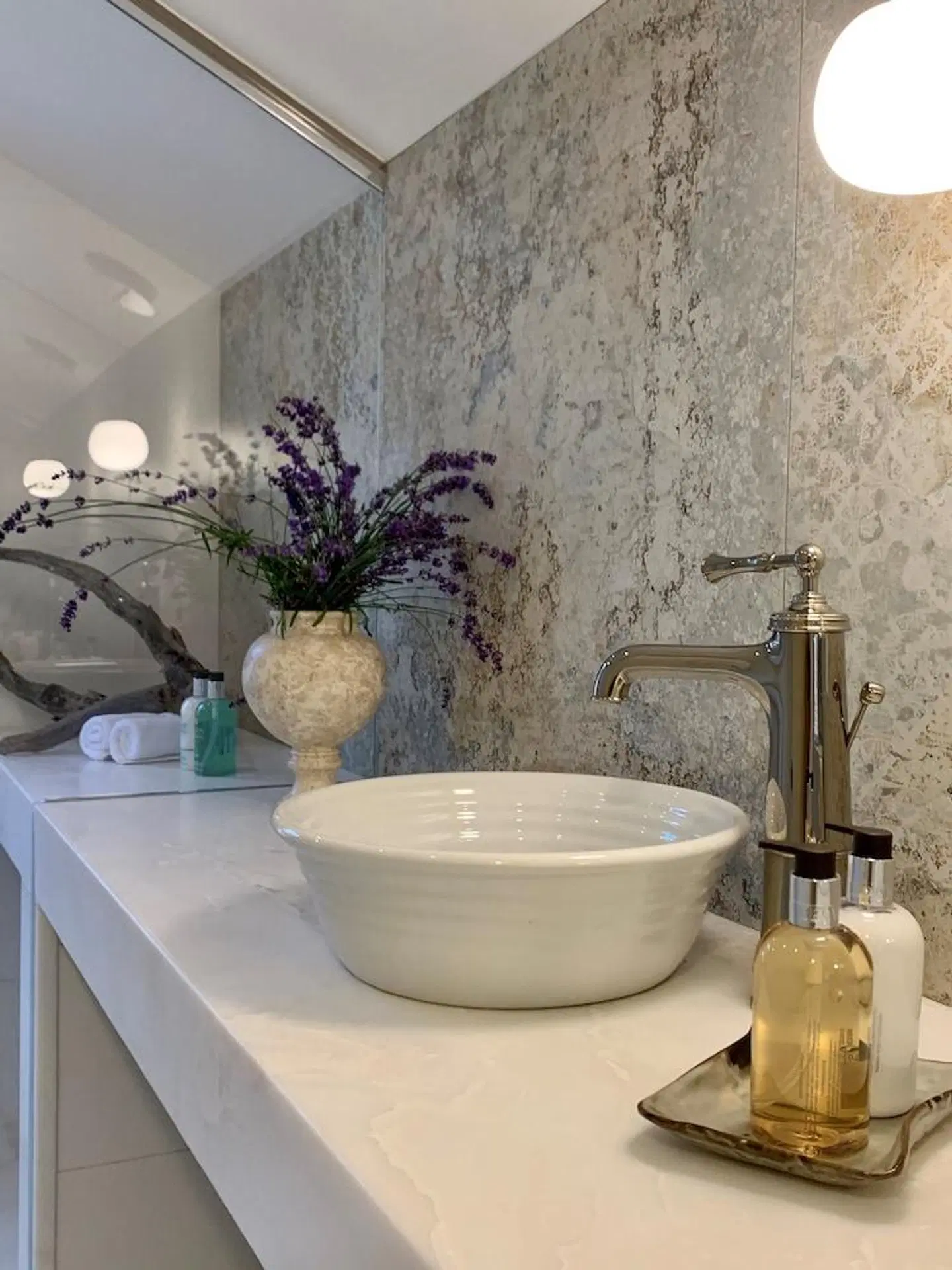 The Pebble Bed & Breakfast BATHROOM